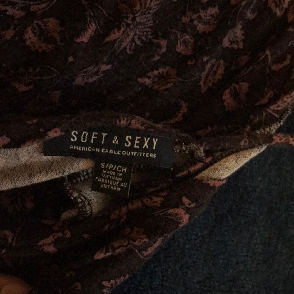 🦅AEO🦅Soft & Sexy Cold Shoulder Blouse - Picture 5 of 5